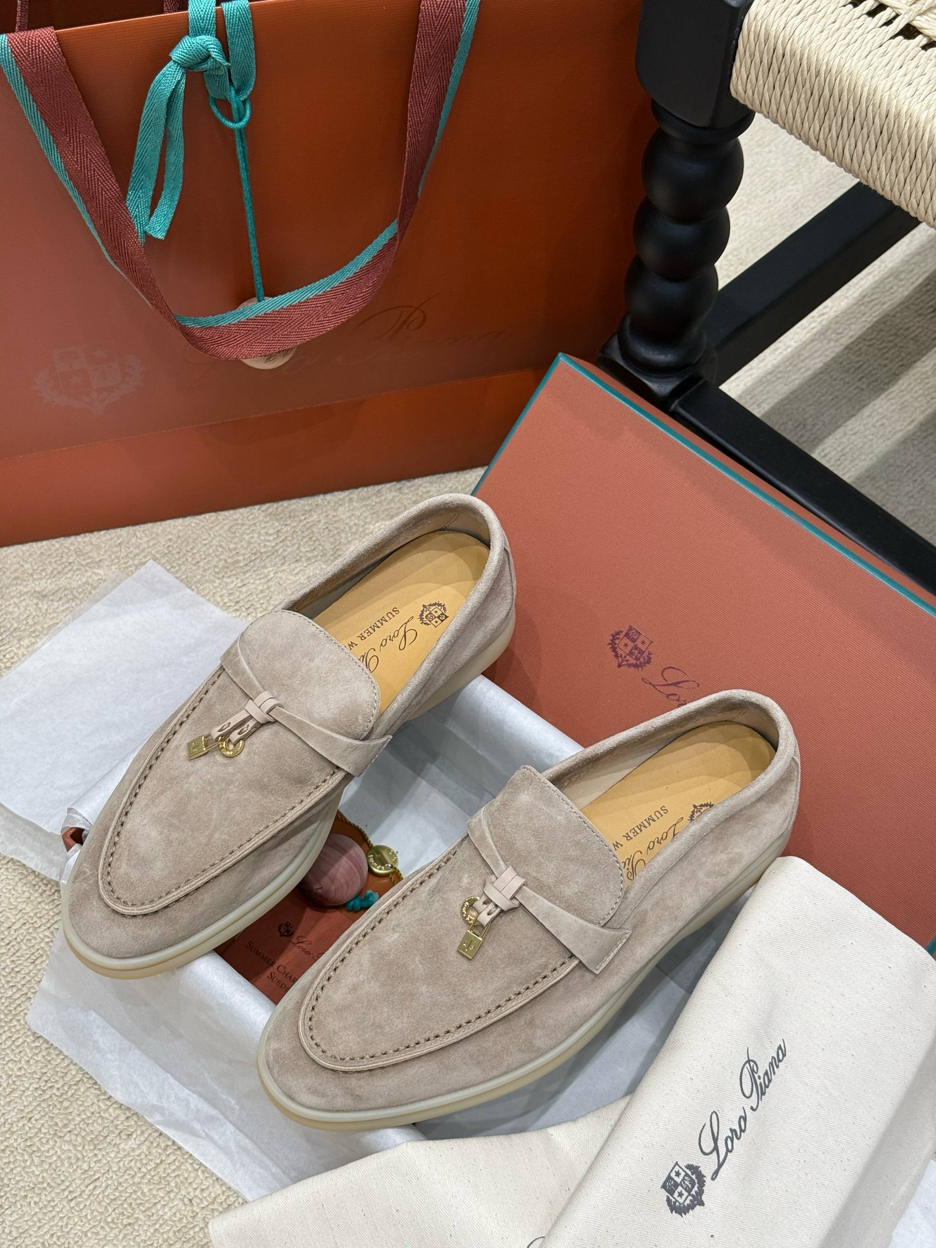 LORO PIANA Женские лоферы LORO PIANA Женские лоферы