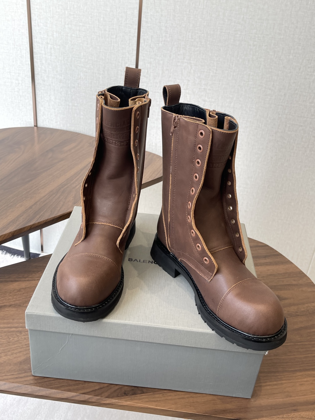 BALENCIAGA Женские сапоги из телячьей кожи