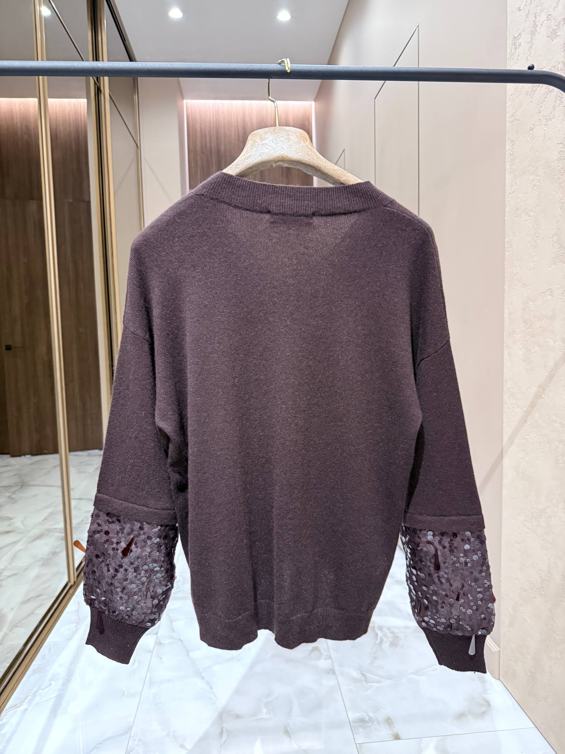 BRUNELLO CUCINELLI Женский джемпер  BRUNELLO CUCINELLI Женский джемпер