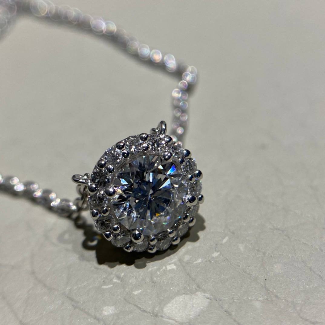 GRAFF Колье Icon с бриллиантами из белого золота GRAFF Колье Icon с бриллиантами из белого золота