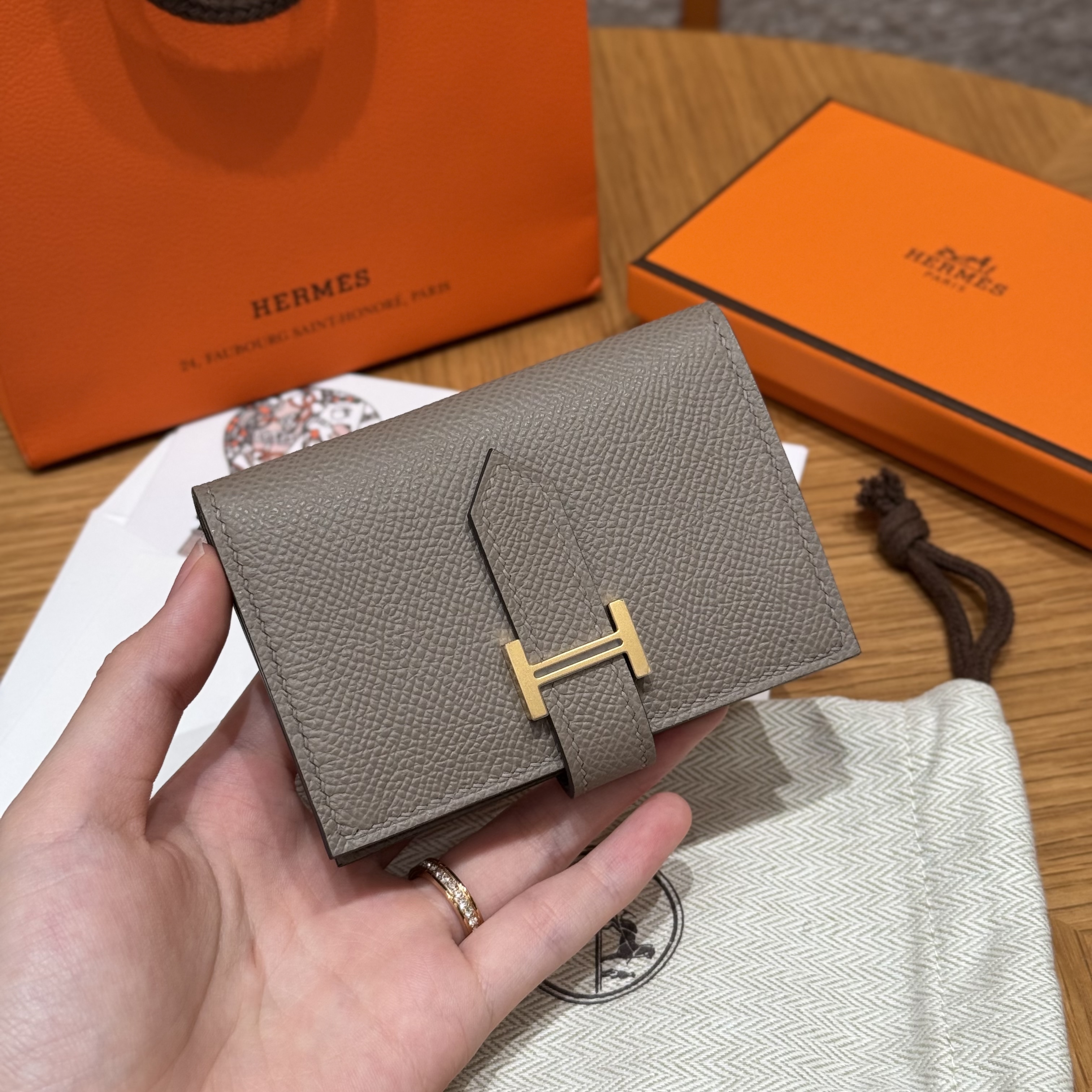 HERMES Кошелёк Bearn 10 см M8/Girs Asphalte Epsom HERMES Кошелёк Bearn 10 см M8/Girs Asphalte Epsom