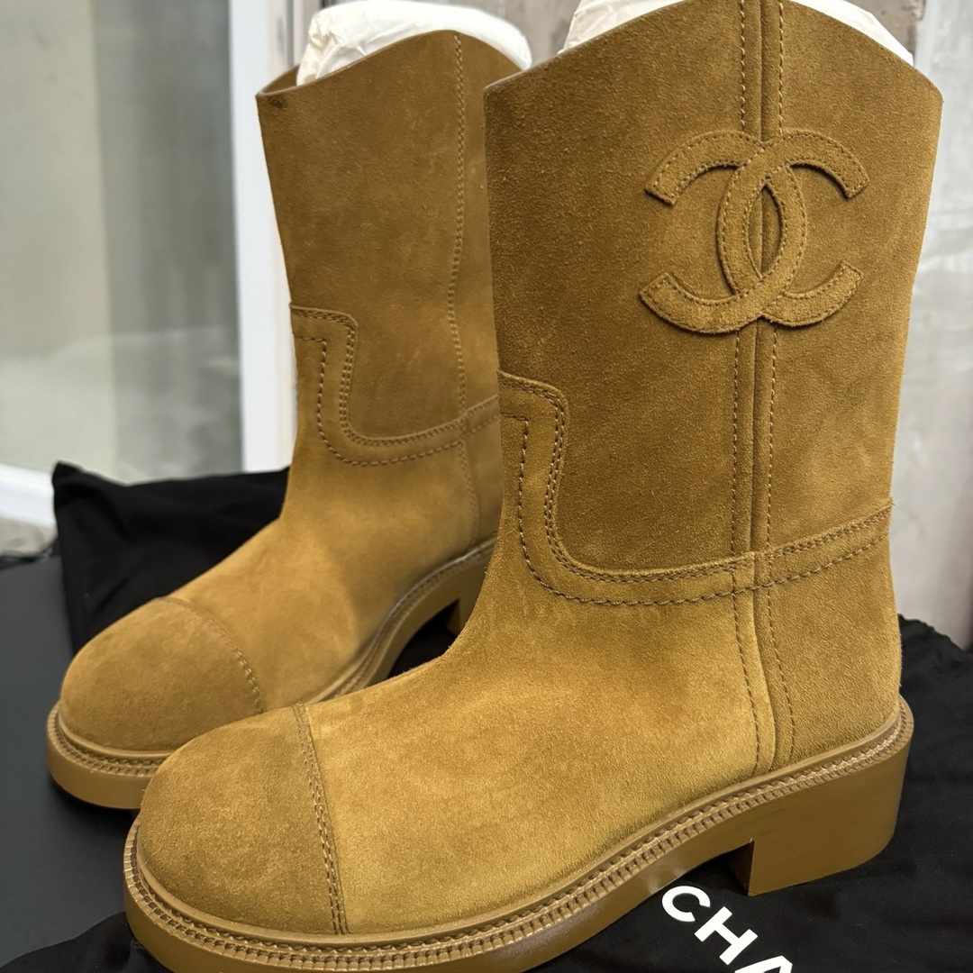 CHANEL Женские ботинки из замши и кожи CHANEL Женские ботинки из замши и кожи