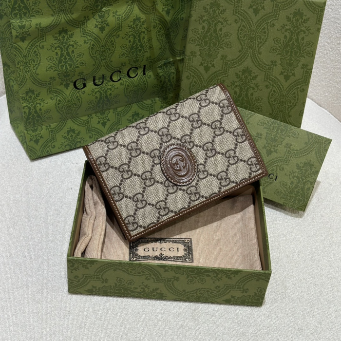 GUCCI Обложка для паспорта GG Supreme