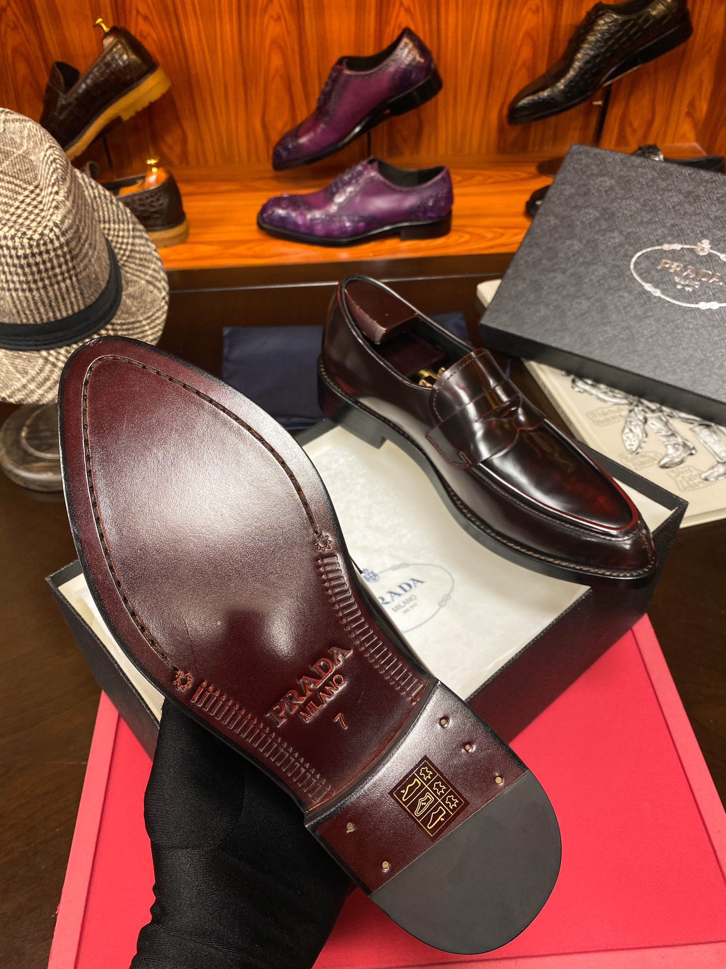 PRADA Мужские кожаные туфли PRADA Мужские кожаные туфли