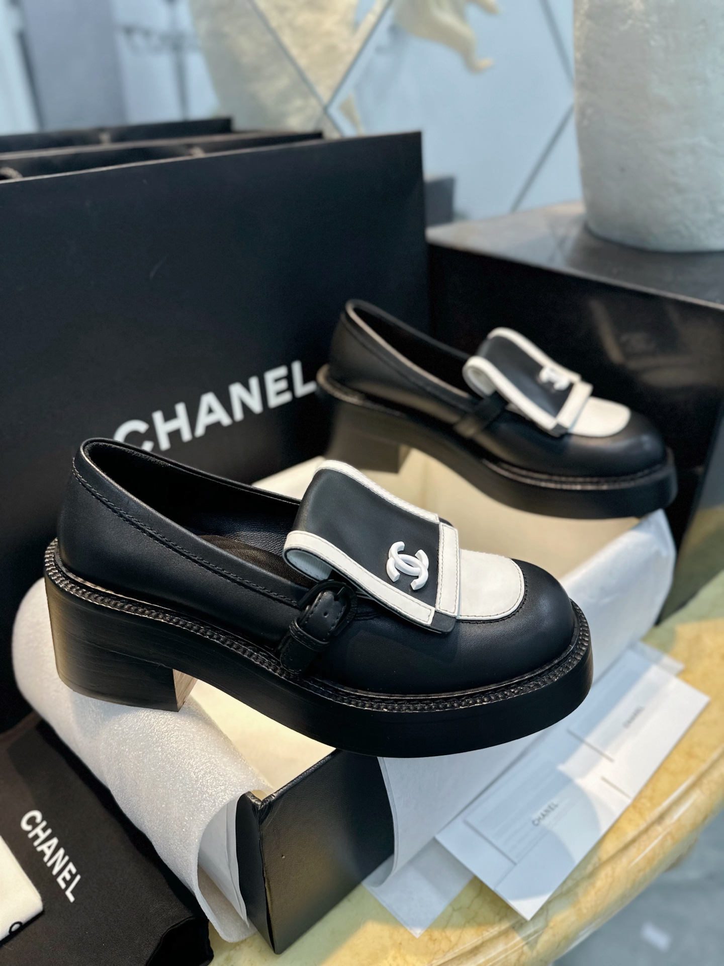 CHANEL Женские лоферы на платформе CHANEL Женские лоферы на платформе