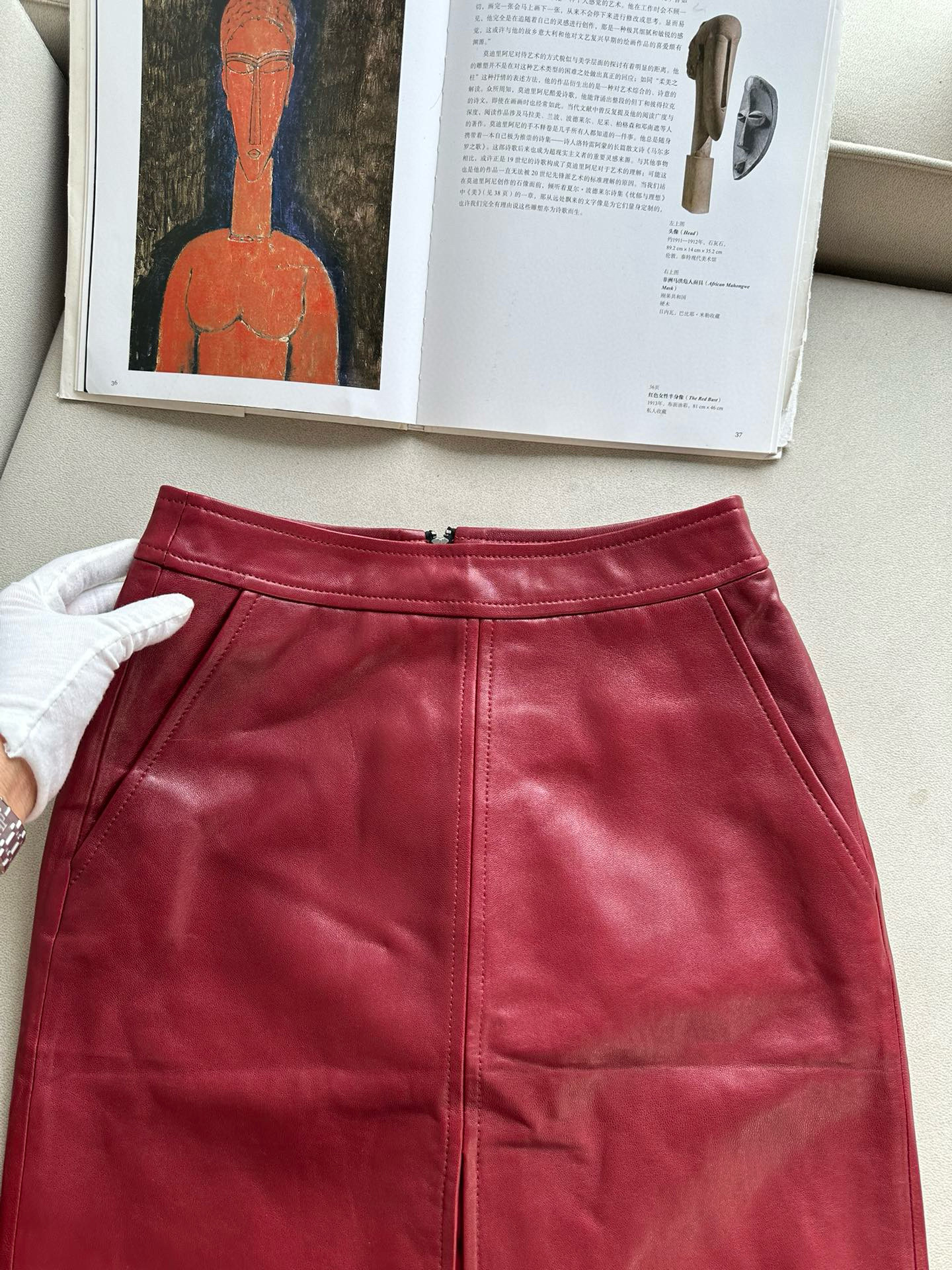 SAINT LAURENT Женский кожаный костюм с юбкой-карандаш SAINT LAURENT Женский кожаный костюм с юбкой-карандаш