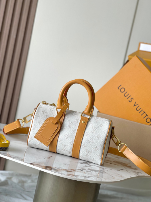 LOUIS VUITTON Женская сумка Keepall Bandoulière 25 М15076