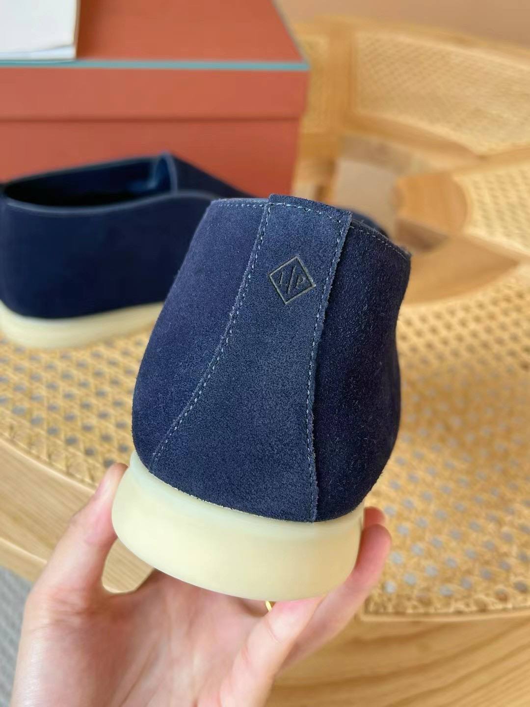 LORO PIANA Мужские лоферы из натуральной замши