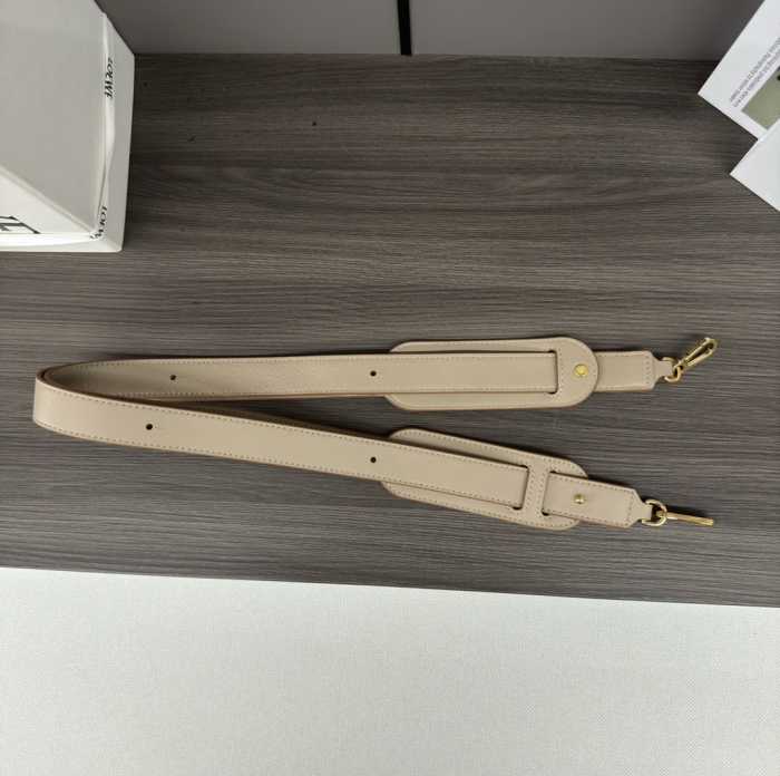 LOEWE Плечевой ремень из кожи