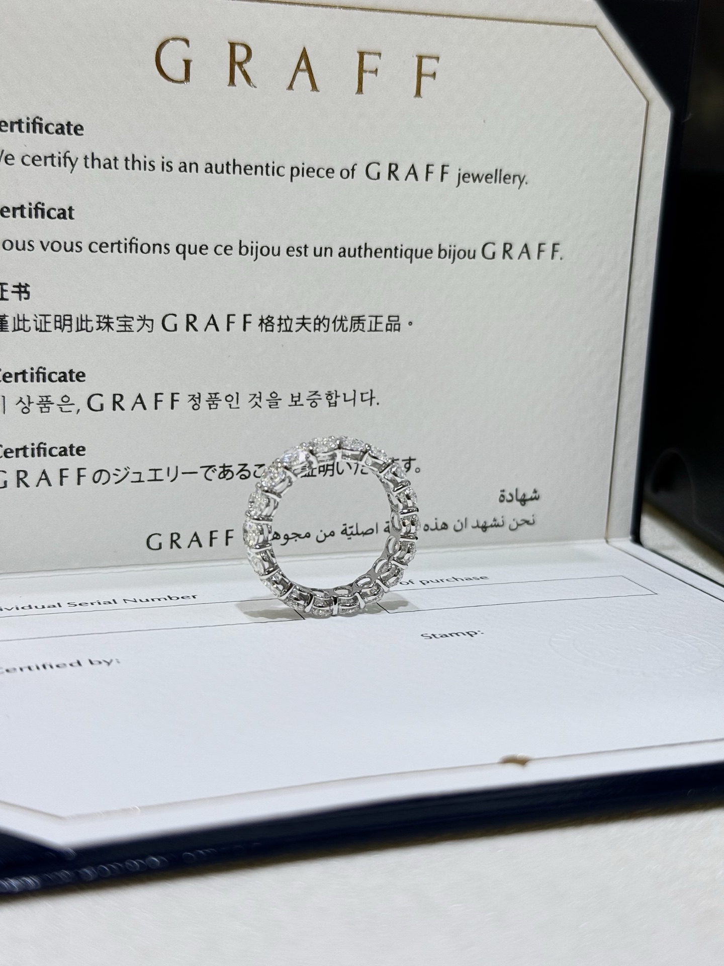 GRAFF Кольцо из белого золота с бриллиантами GRAFF Кольцо из белого золота с бриллиантами