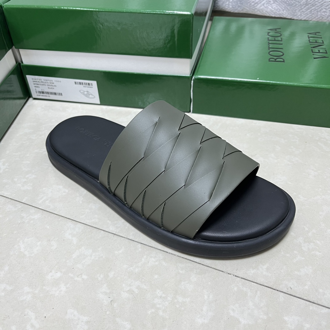 BOTTEGA VENETA Мужские шлёпанцы BOTTEGA VENETA Мужские шлёпанцы
