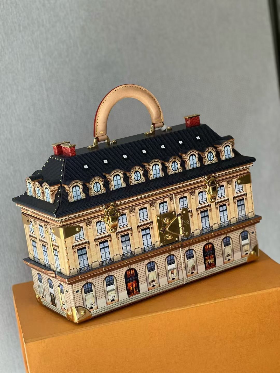 LOUIS VUITTON Декоративная шкатулка Maison De Famille