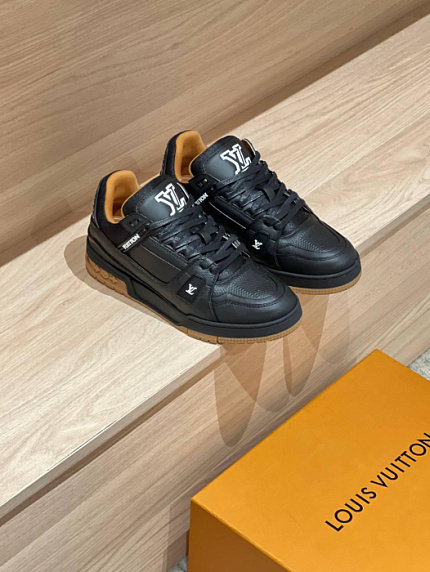 LOUIS VUITTON Мужские кроссовки 