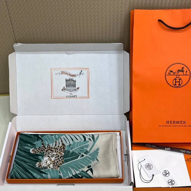 HERMES Женский платок 