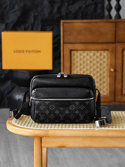 LOUIS VUITTON Мужская Сумка Outdoor M30233