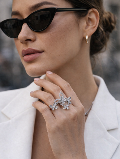 GRAFF Кольцо Triple Butterfly  белое золото и бриллианты