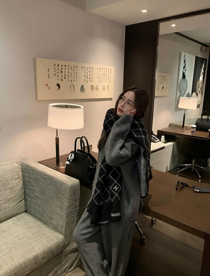 CHANEL Женский шарф из кашемира 