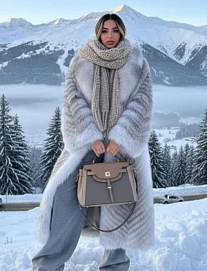 FENDI Женская шуба из лисьего меха 