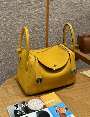 HERMES Женская сумка Lindy 26 см 9D Clemence